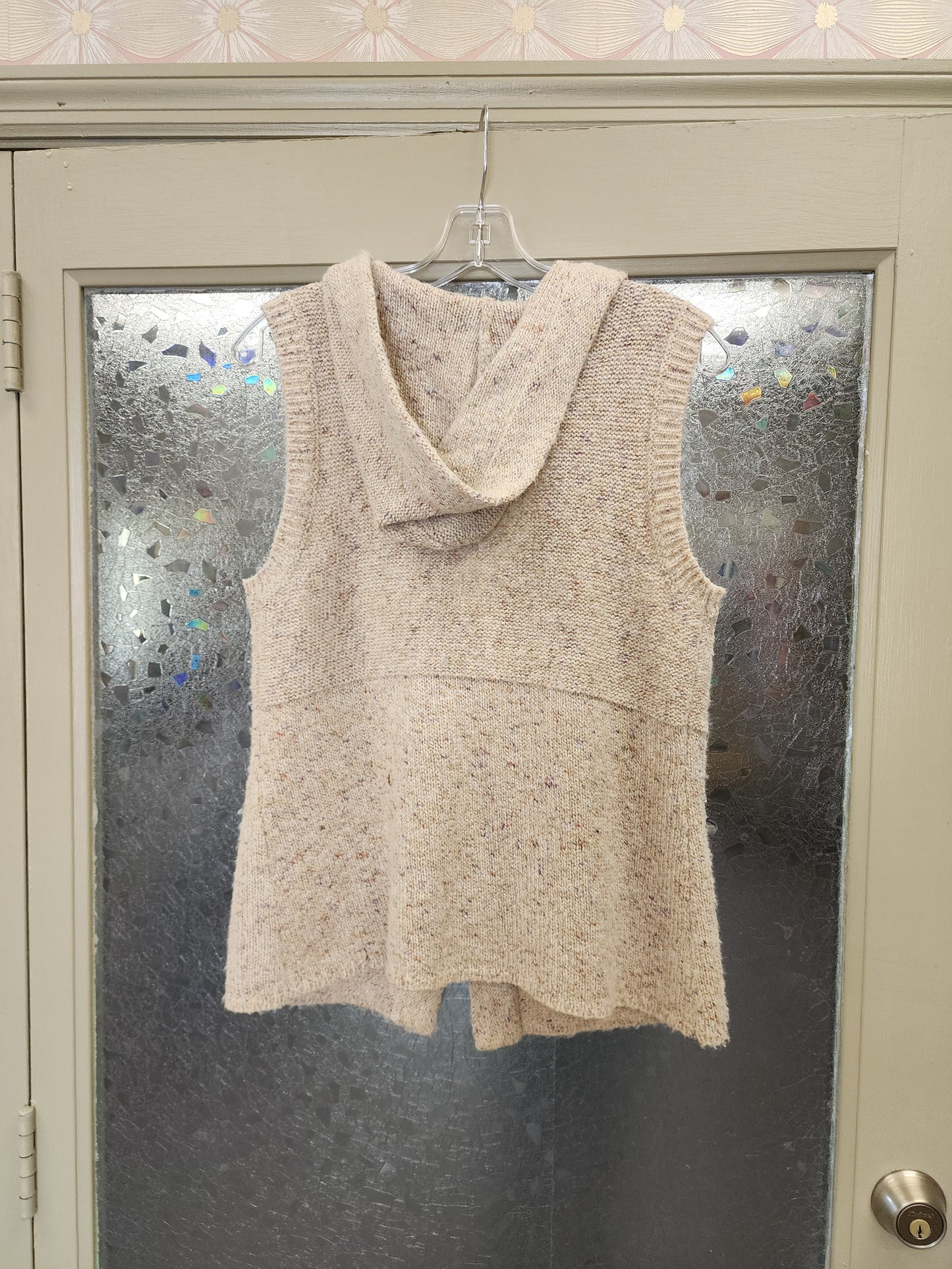 Hooded Sweater Vest with Snap Buckel Details
